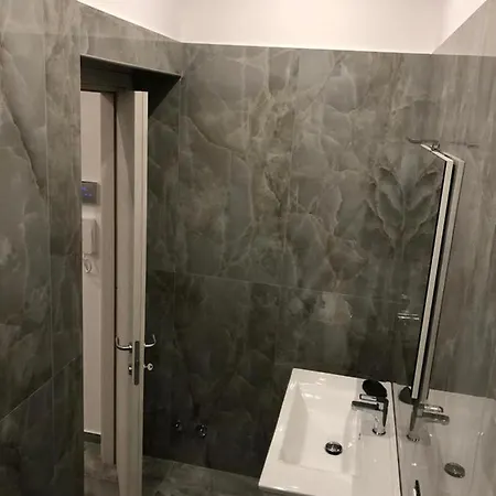 فندق مبيت وإفطار 13 Minuti Dal Centro 4*